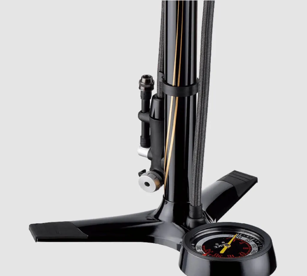 Airace Features-Shock & Tire Pump Head Detail